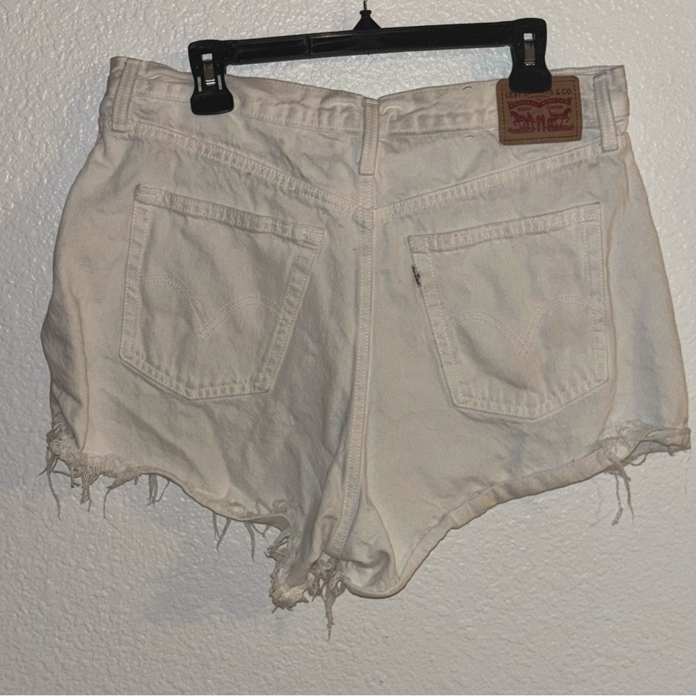 Levi's White Jean Shorts with Frayed Hem and Distressed Details - Picture 3 of 3